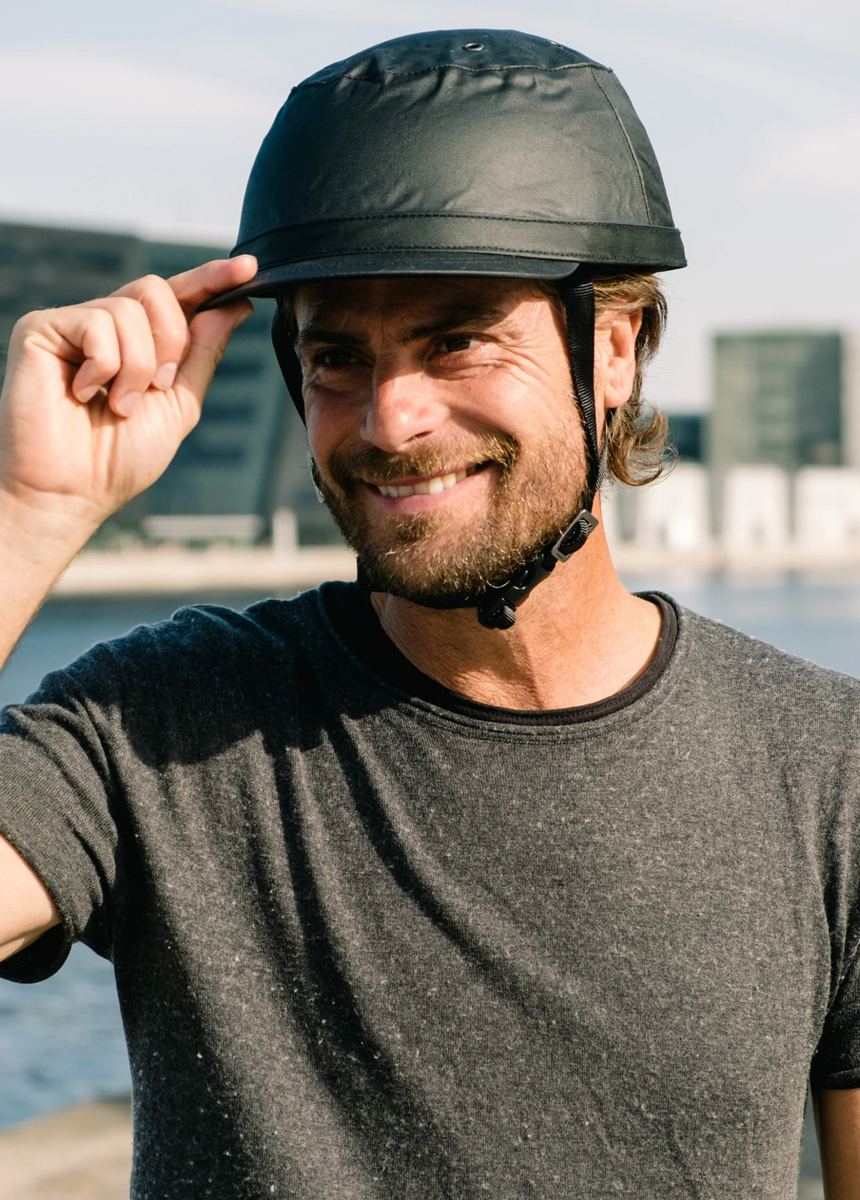 Yakkay paris online oilskin bike helmet