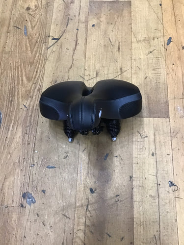 VELEC Extra Large Saddle R48
