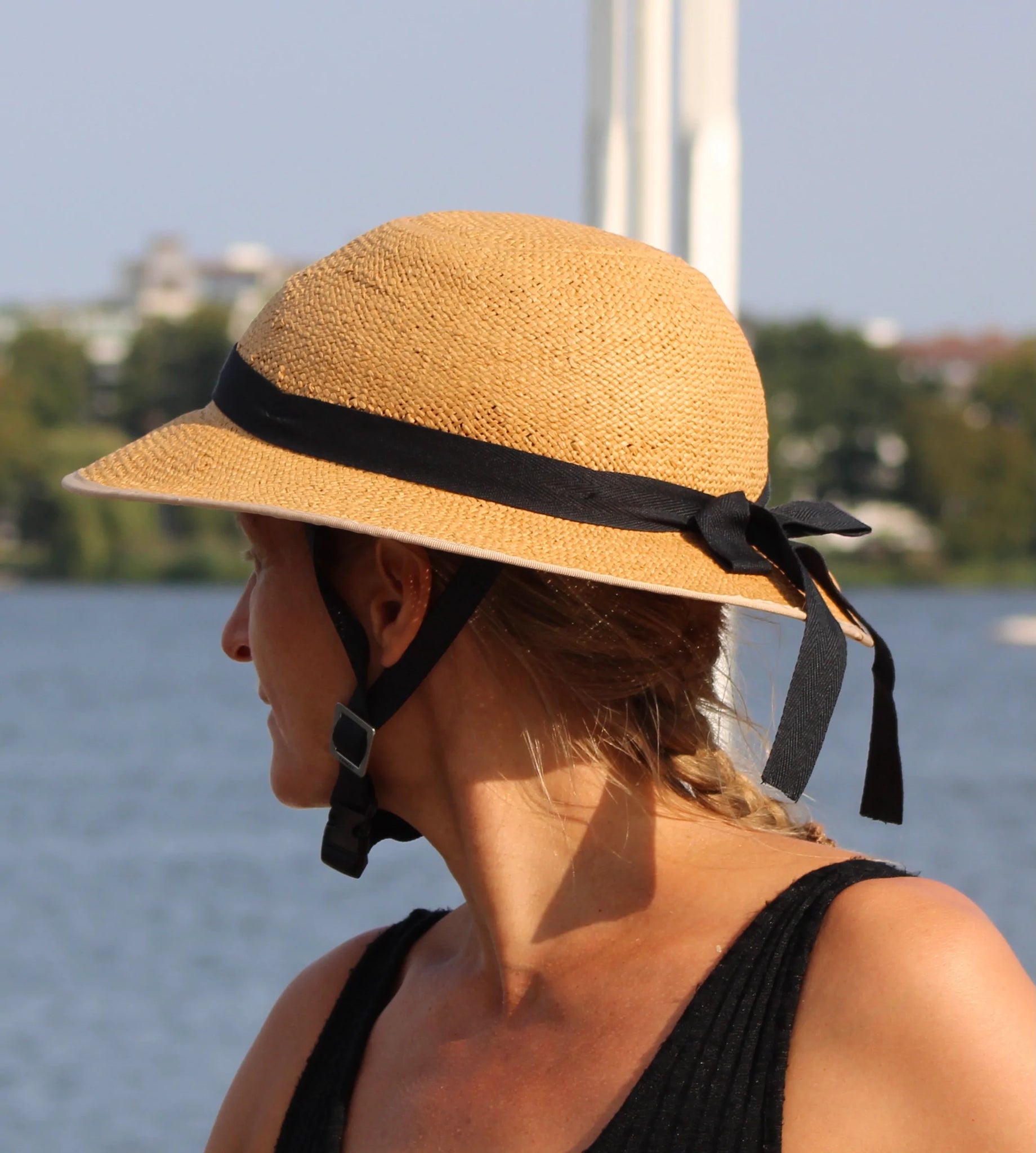Bike helmet that looks online like a straw hat